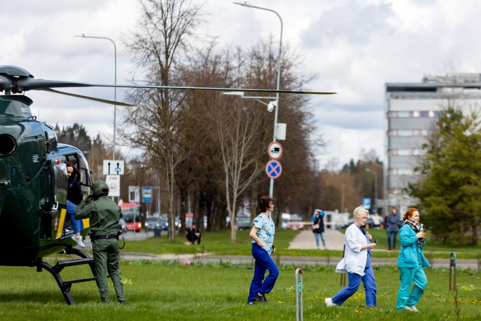 Pasieniečių sraigtasparniu iš Kauno į Vilnių atskraidinta donoro širdis