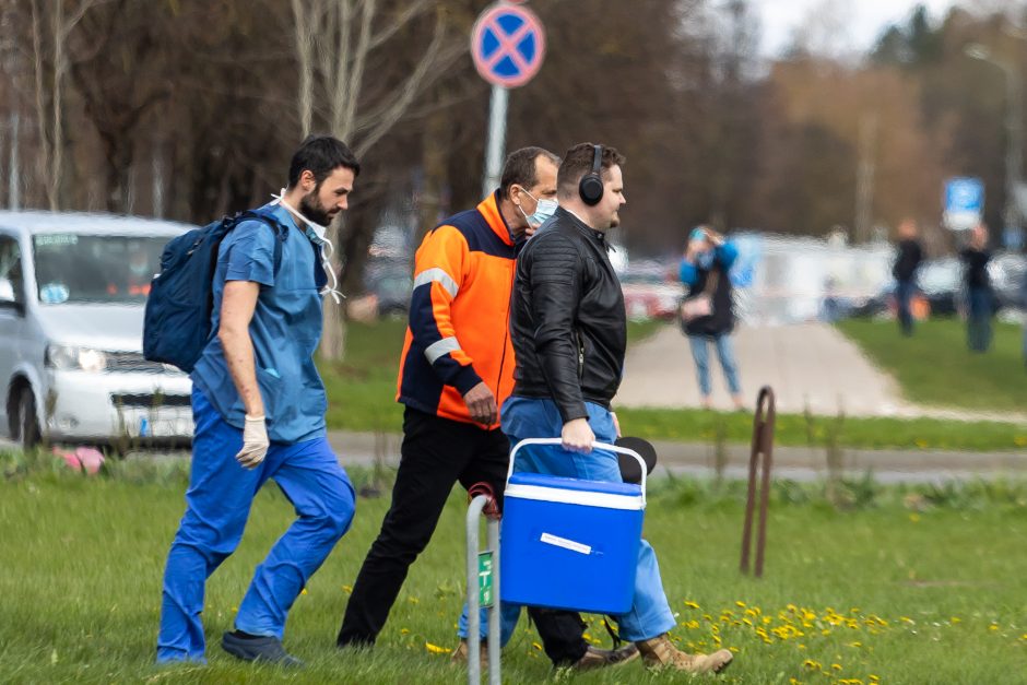 Pasieniečių sraigtasparniu iš Kauno į Vilnių atskraidinta donoro širdis