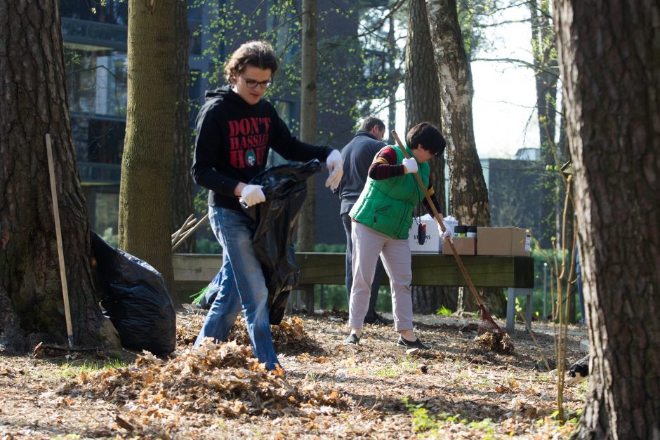 Akcija „Darom“: nustebino sostinės centre rastų batų galybė