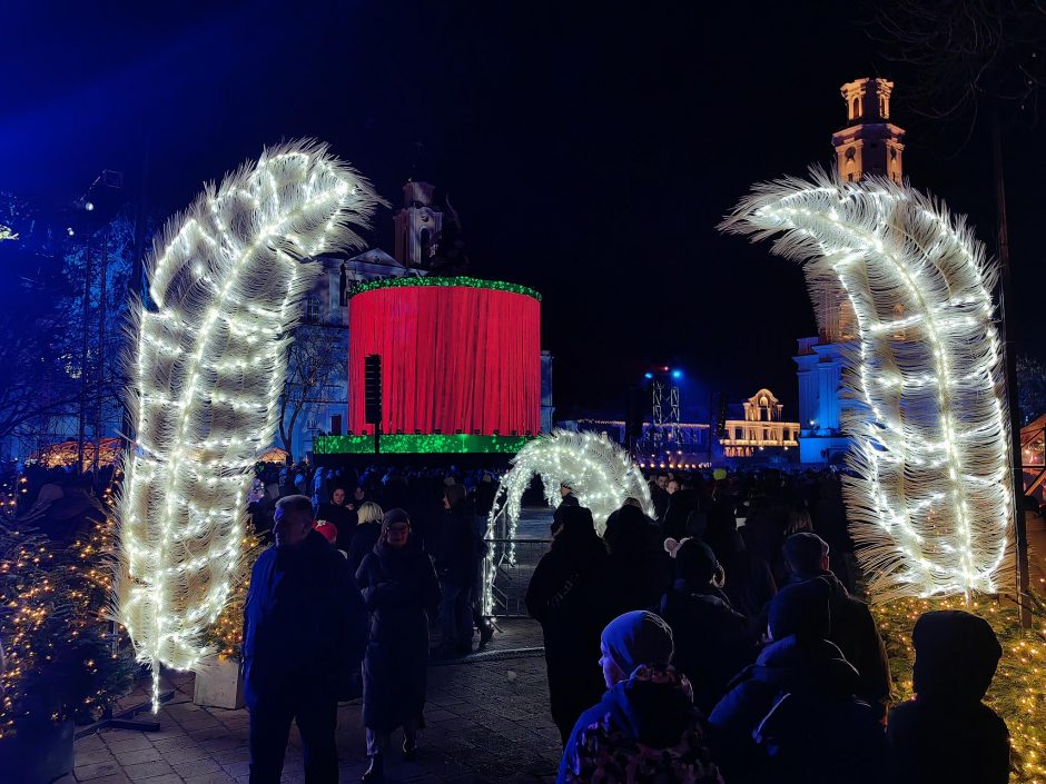 Kaunas plūsta į Rotušės aikštę: Kalėdų eglės įžiebimą lydės žinomų atlikėjų koncertas
