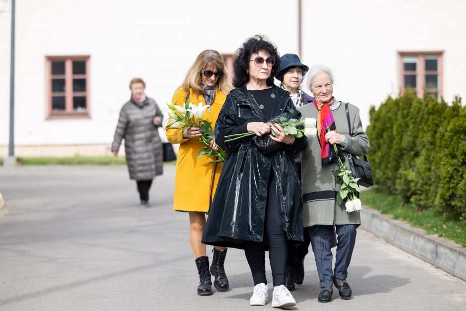 Jautrūs bendražygių prisiminimai apie N. Sadūnaitę: dangun nuėjo Lietuvos sąžinė