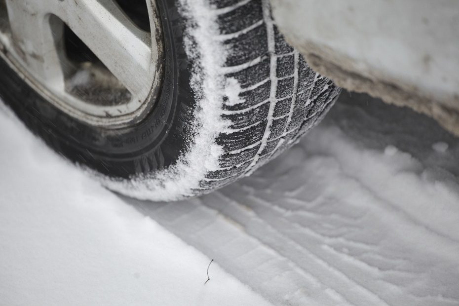 Mažesnio eismo intensyvumo rajoniniai keliai išlieka daug kur provėžoti, aplediję