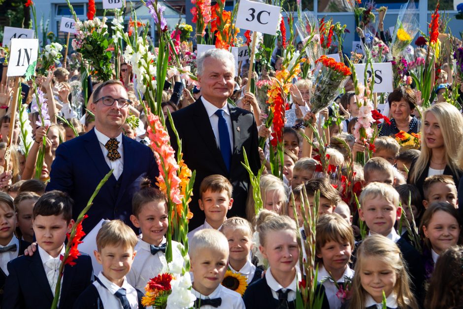 Progimnazijoje Vilniuje apsilankęs G. Nausėda: mokykla man – šventa vieta