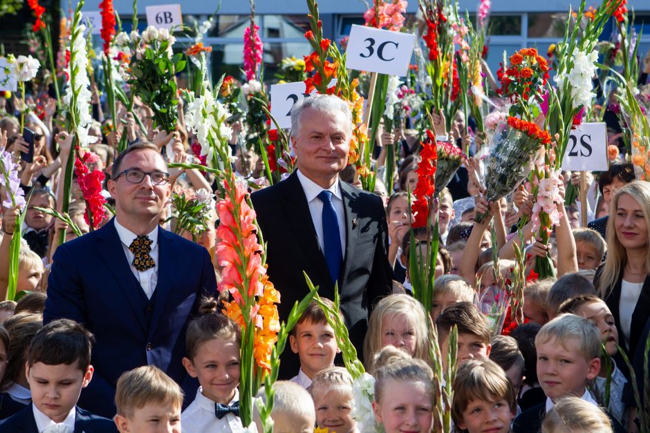 Progimnazijoje Vilniuje apsilankęs G. Nausėda: mokykla man – šventa vieta