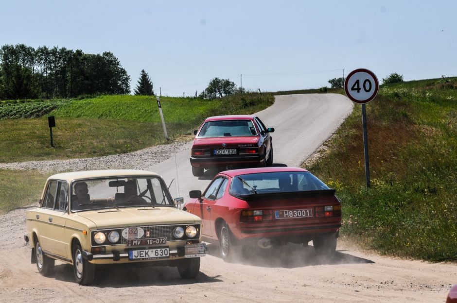 Senoviniai automobiliai riedės Lietuvos ir Lenkijos keliais