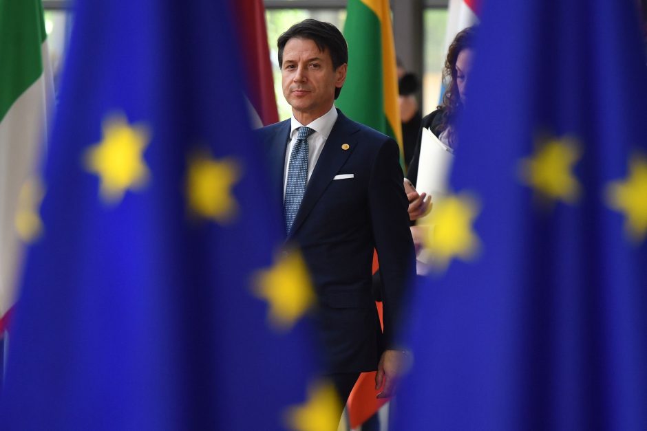 Italijos premjeras grasina vetuoti ES viršūnių susitikimo pareiškimą dėl migracijos