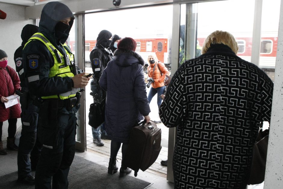 Klaipėdos traukinių stotyje – pareigūnai: jau šiandien vykdė asmenų patikras