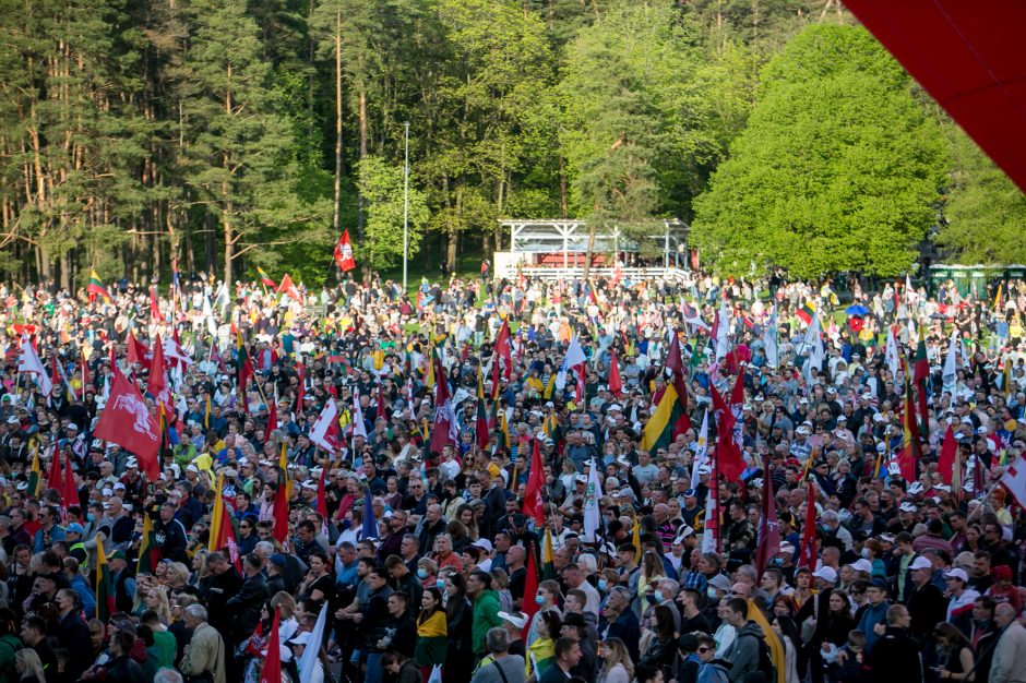 Žinomi žmonės apie „Didįjį šeimos gynimo maršą“: atrodo, kad šią šalį gali išgelbėti tik stebuklas