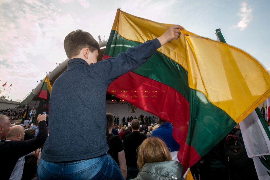 Žinomi žmonės apie „Didįjį šeimos gynimo maršą“: atrodo, kad šią šalį gali išgelbėti tik stebuklas