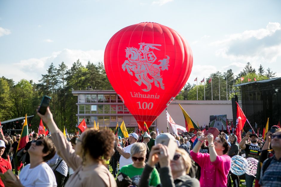 Žinomi žmonės apie „Didįjį šeimos gynimo maršą“: atrodo, kad šią šalį gali išgelbėti tik stebuklas