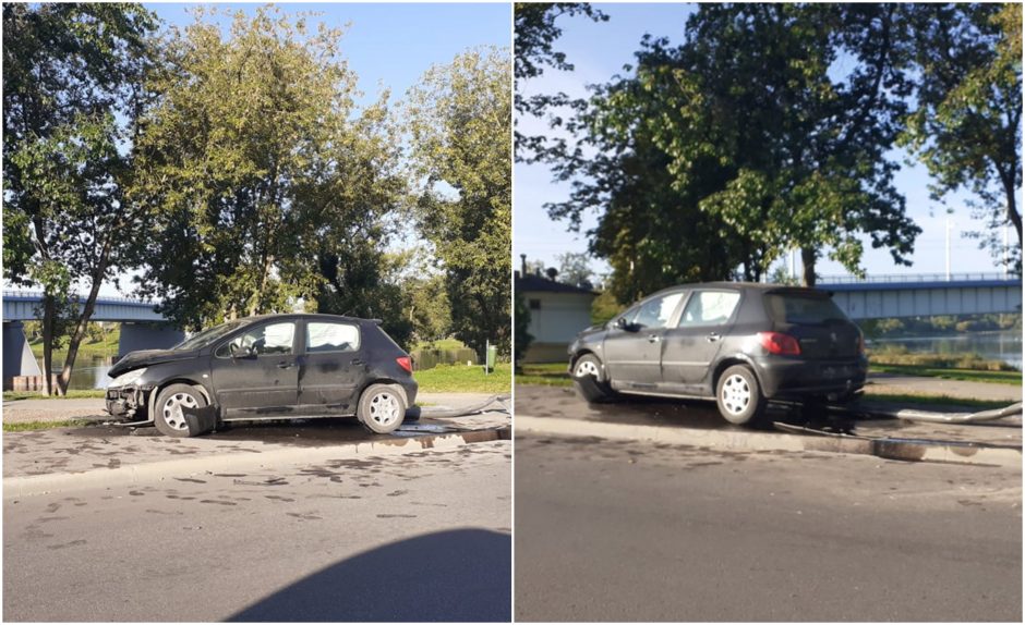 A. Smetonos alėjoje – eismo įvykis: automobilis kliudė stulpą