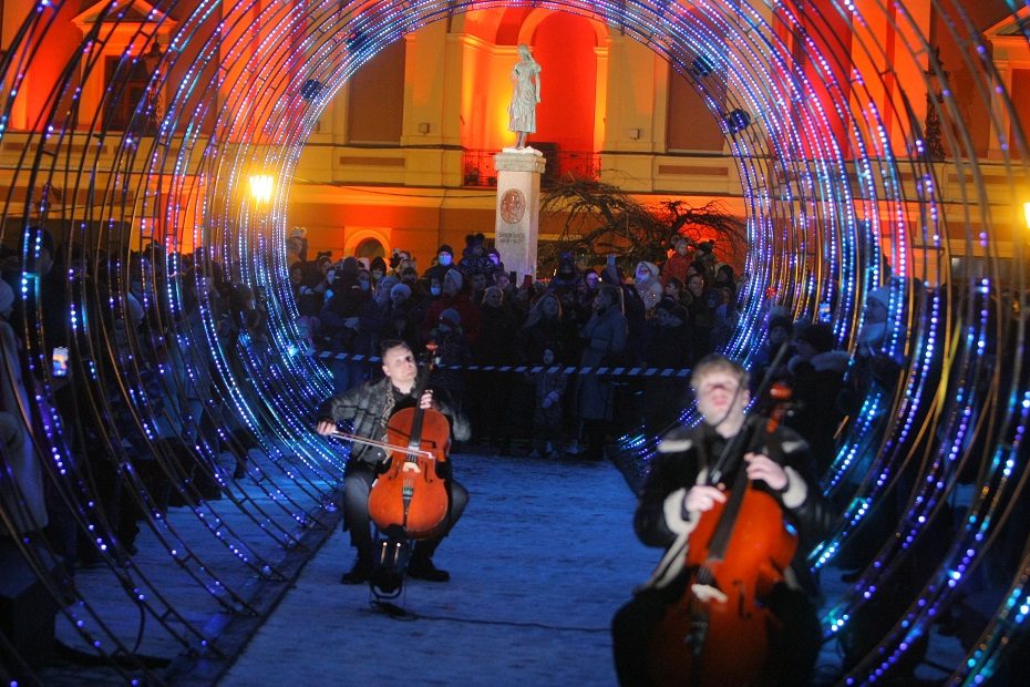 Šventiniu rūbu pasidabinusi Klaipėda laukia svečių