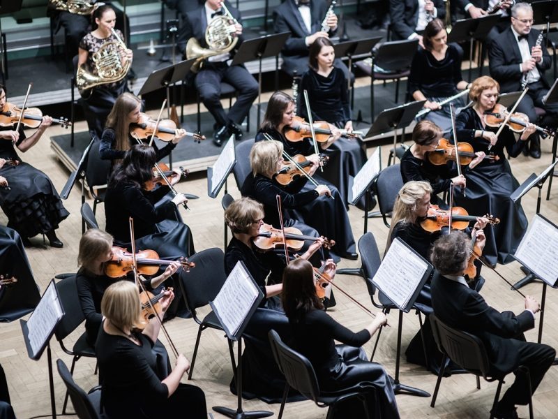 Filharmonijos scenoje – kylančios muzikos žvaigždės