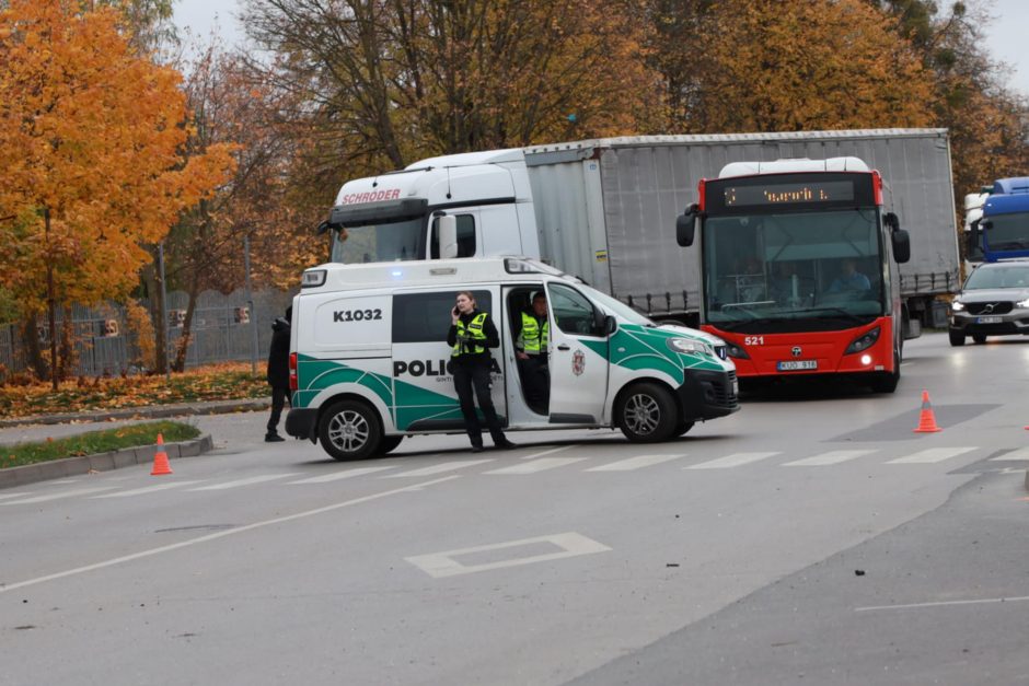 Siaubinga avarija Elektrėnų gatvėje virto detektyvu: ar demaskuos galimą melą vaizdo kameros?