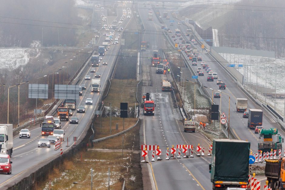 Spūstys, spūstys ir dar kartą spūstys: tilto remontas jau dusina Kauną