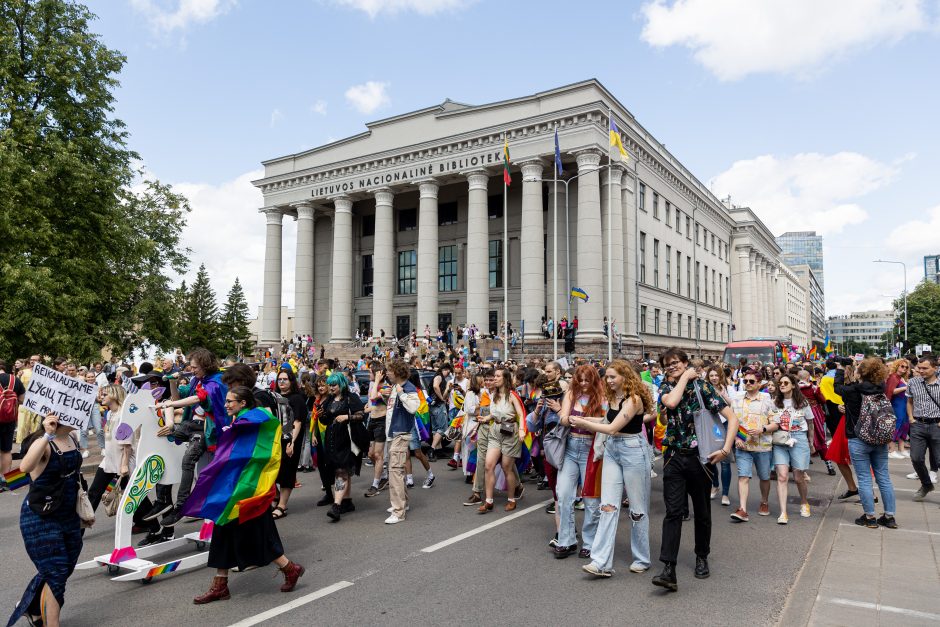 „Vilnius Pride 2023“: į minią vos neįsirėžė automobilis