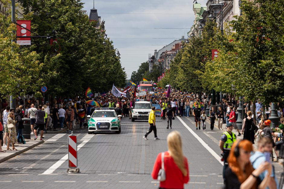 „Vilnius Pride 2023“: į minią vos neįsirėžė automobilis