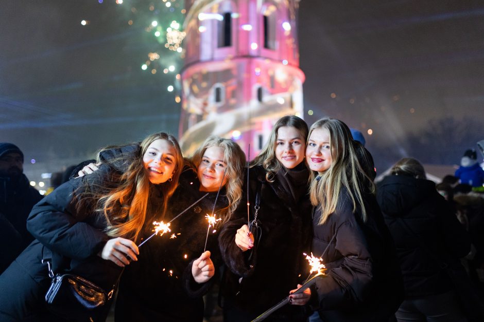 Vilnius į Naujuosius žengė su įspūdingu lazerių šou