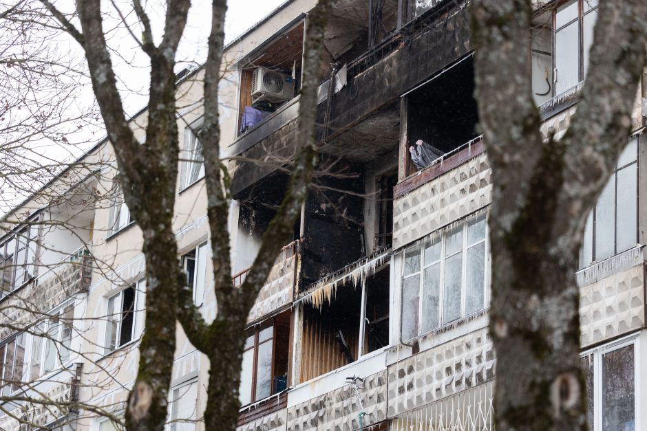 Sprogusio daugiabučio gyventojas: kad tam žmogui buvo varžtukai pasisukę, tai faktas