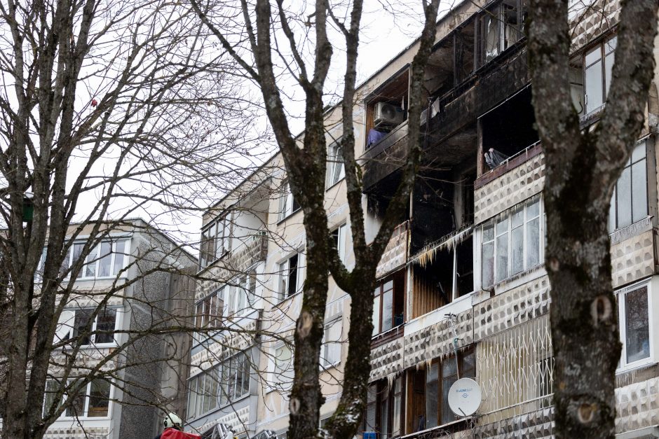 Sprogusio daugiabučio gyventojas: kad tam žmogui buvo varžtukai pasisukę, tai faktas