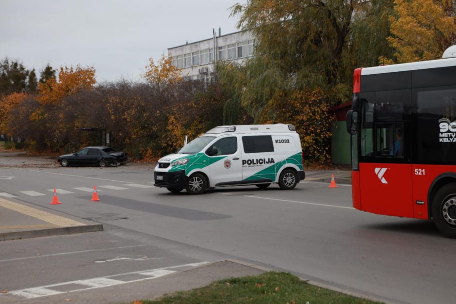 Siaubinga avarija Elektrėnų gatvėje virto detektyvu: ar demaskuos galimą melą vaizdo kameros?