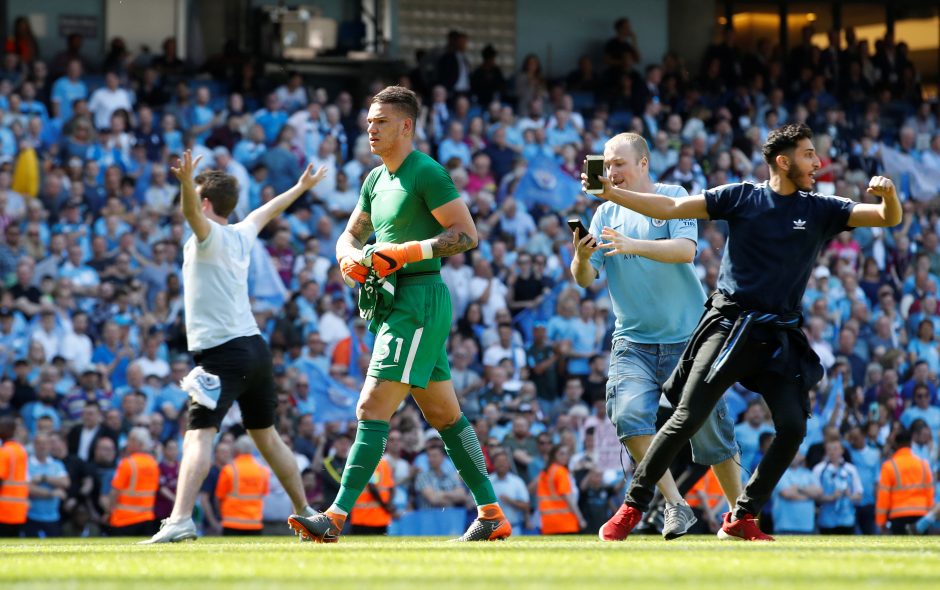 Staigmena Anglijoje – „Manchester City“ neįveikė „Huddersfield“ ekipos