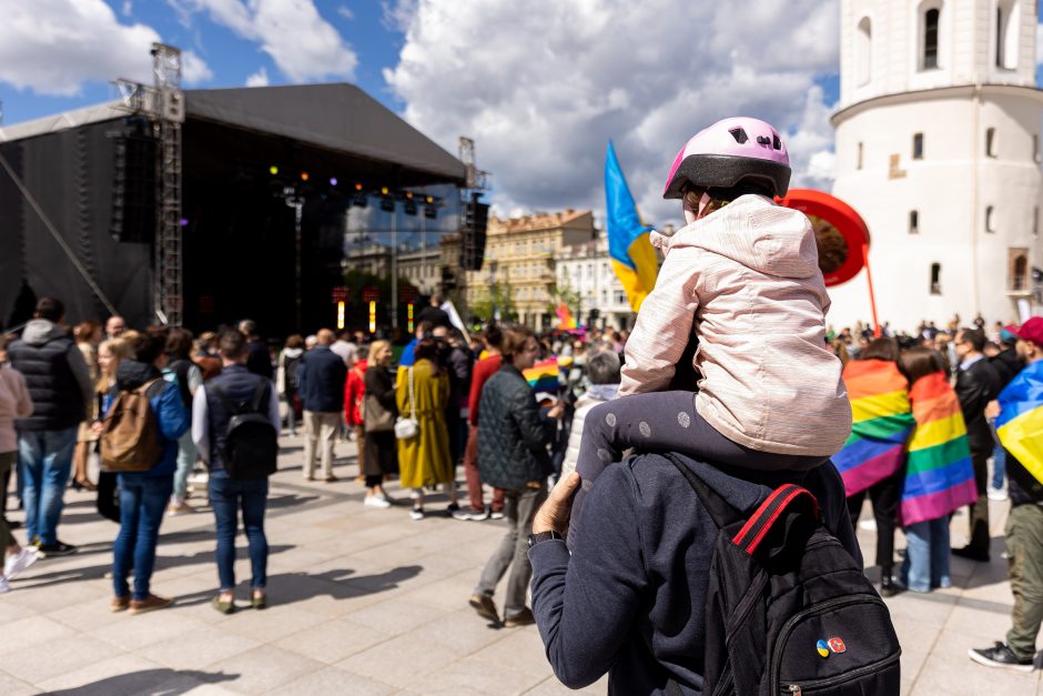 Keli šimtai žmonių Vilniuje susirinko pareikšti, kad visos šeimos svarbios