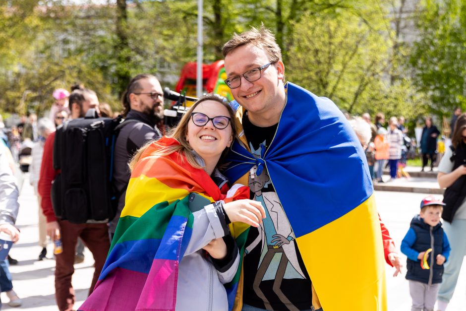 Keli šimtai žmonių Vilniuje susirinko pareikšti, kad visos šeimos svarbios