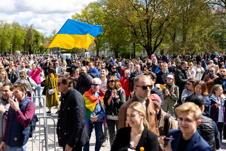 Keli šimtai žmonių Vilniuje susirinko pareikšti, kad visos šeimos svarbios