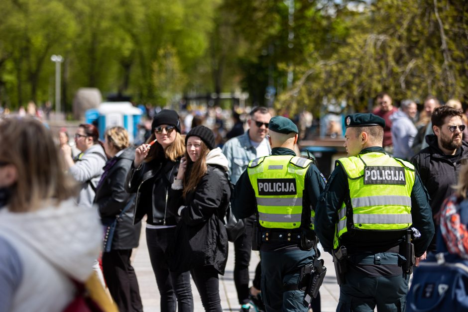 Keli šimtai žmonių Vilniuje susirinko pareikšti, kad visos šeimos svarbios