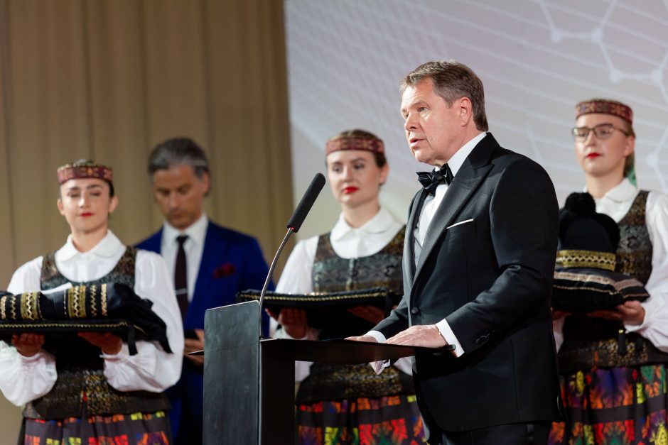 Inauguruotas LSMU rektorius prof. R. Benetis