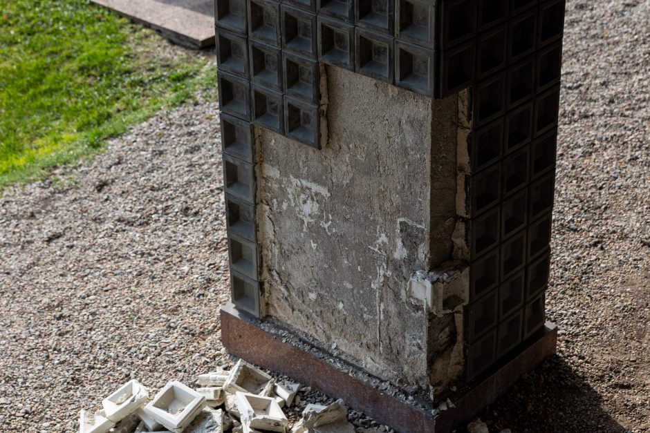 Pavogtos Operos ir baleto teatro žalvarinės apdailos detalės