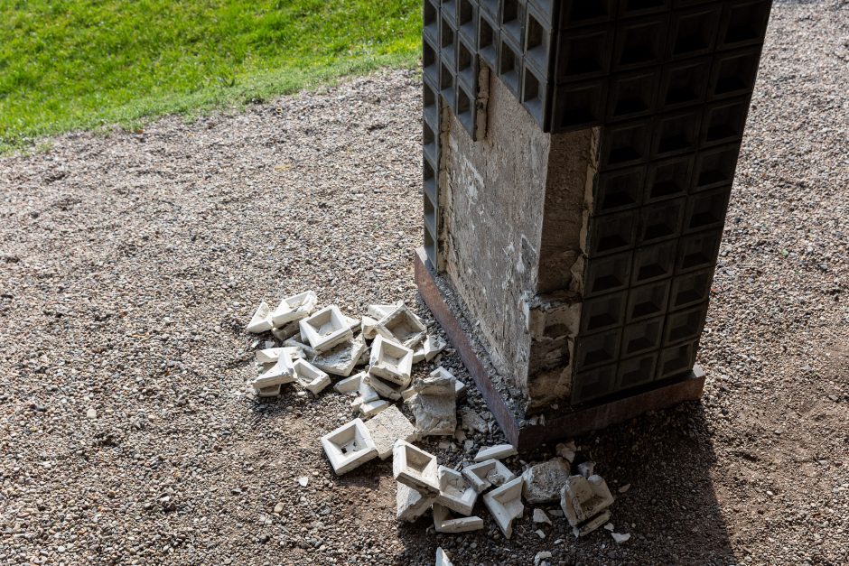 Pavogtos Operos ir baleto teatro žalvarinės apdailos detalės