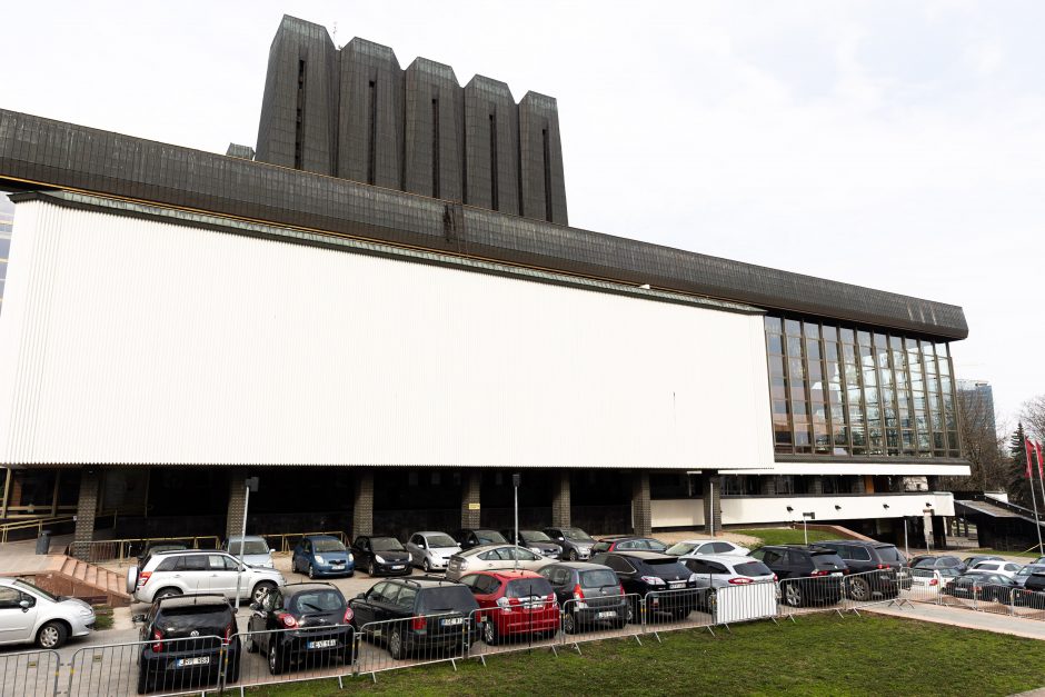 Pavogtos Operos ir baleto teatro žalvarinės apdailos detalės