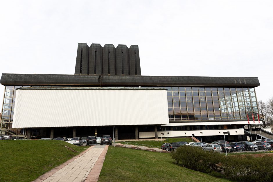 Pavogtos Operos ir baleto teatro žalvarinės apdailos detalės