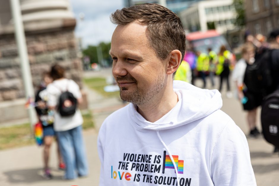 „Vilnius Pride 2023“: į minią vos neįsirėžė automobilis