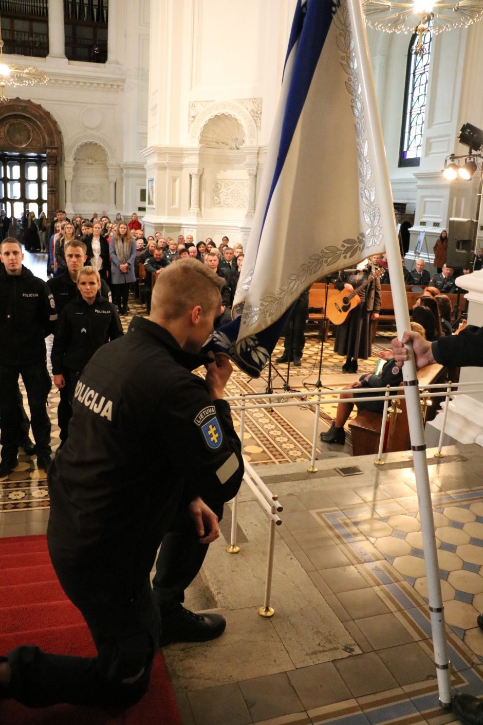 Už išgelbėtas žmonių gyvybes apdovanotas jaunas kaunietis