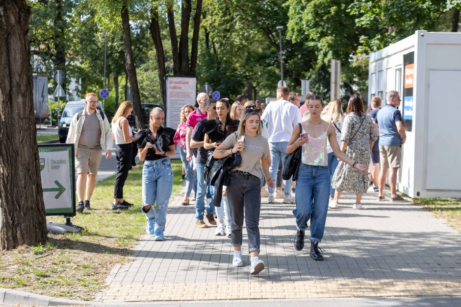 Metų renginys: E. Sheerano koncerte – margaspalvė minia