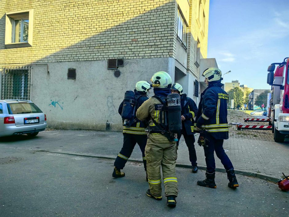 Po gaisro Kauno trylikaaukštyje: privežė š**o iš Kinijos