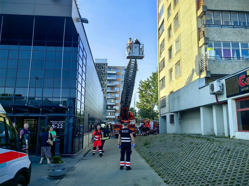 Po gaisro Kauno trylikaaukštyje: privežė š**o iš Kinijos