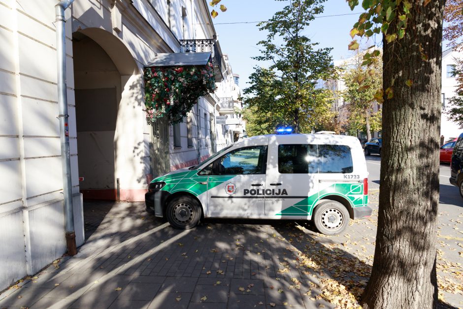 Atvykę gesinti konflikto pareigūnai rado neblaivią trylikametę