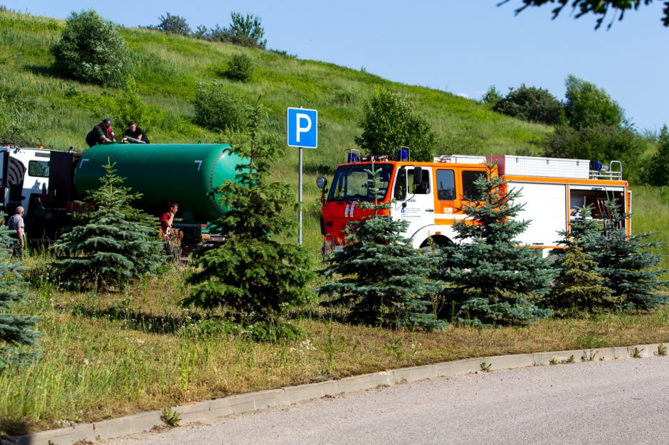 Karščio keliamos problemos nesibaigia: Lapių sąvartyne kilo gaisras