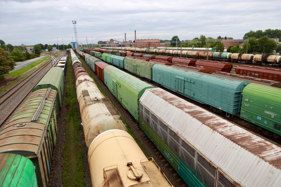 Palemono geležinkelio stotyje – cheminė avarija: teko riboti traukinių eismą 