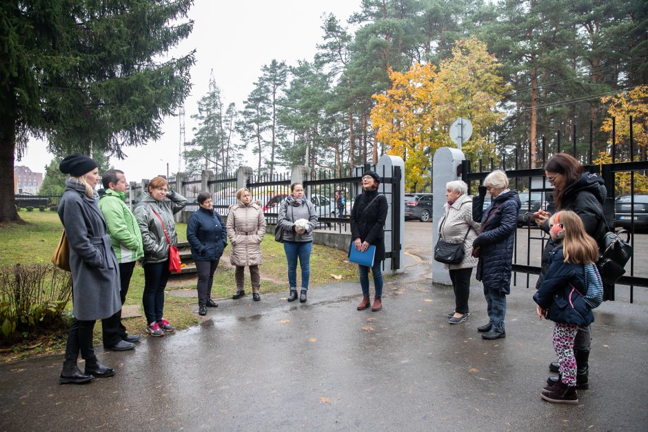 Petrašiūnų panteone – ekskursija žodžio keliu