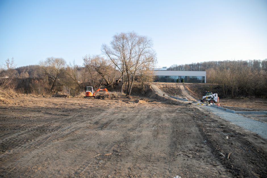 Prie laidojimo namų – darbai be leidimų