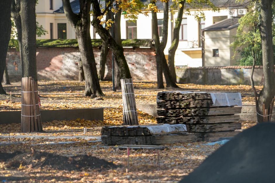 Kauną jau pasiekė granito danga – atnaujinta Miesto sodelio rekonstrukcija