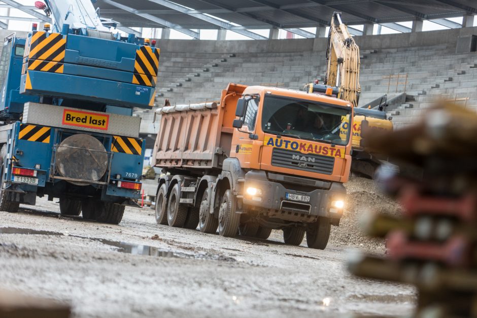 Vilnius griauna stadioną, Kaunas laukia atidarymo