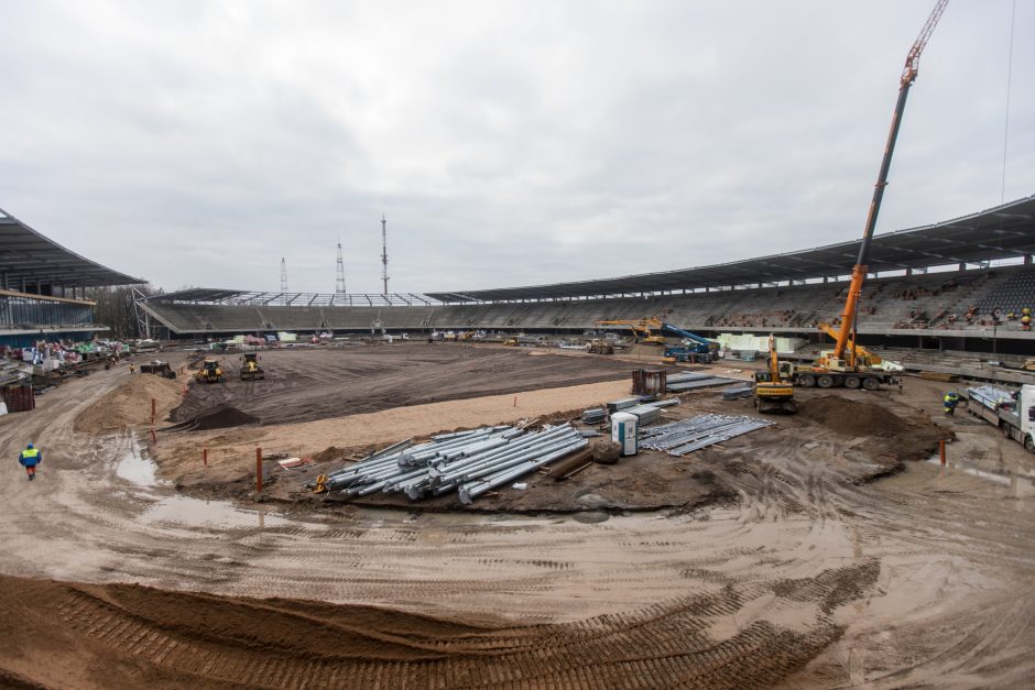 Vilnius griauna stadioną, Kaunas laukia atidarymo