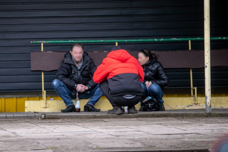 Alaus baro kaimynystė gąsdina: ko tik čia neprisižiūrime – keikiasi, voliojasi, šlapinasi