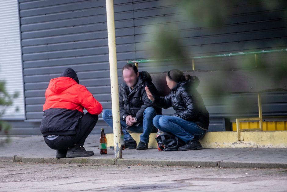 Alaus baro kaimynystė gąsdina: ko tik čia neprisižiūrime – keikiasi, voliojasi, šlapinasi